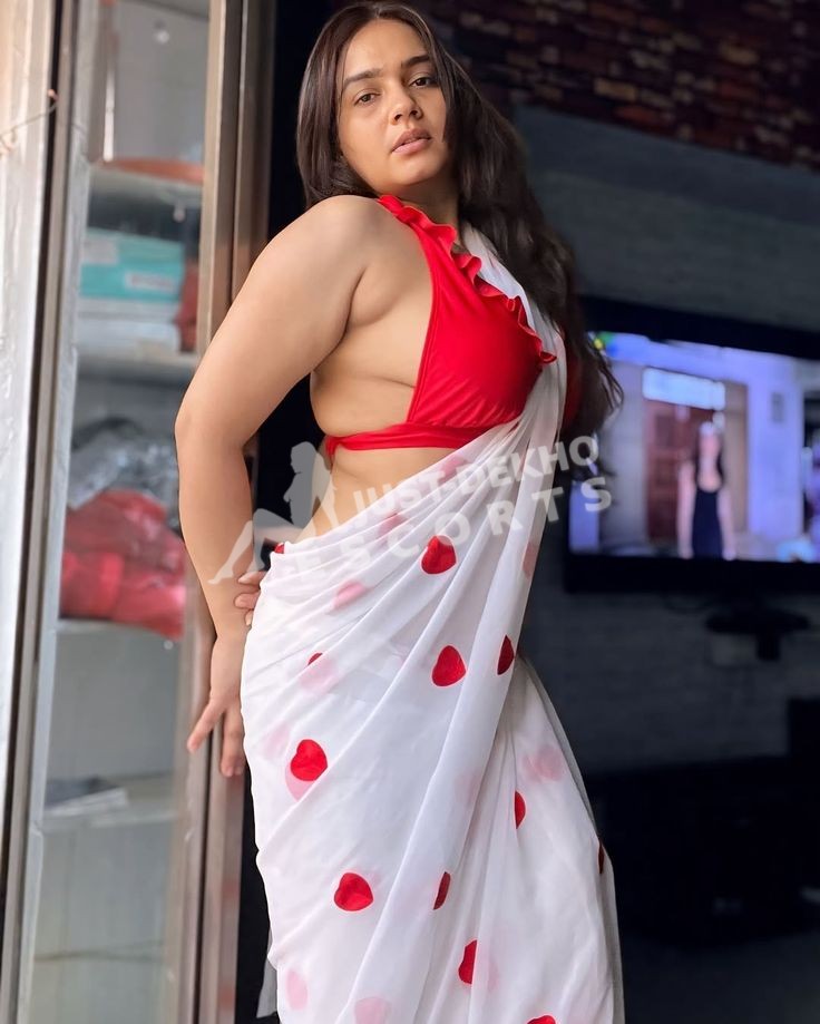 Welcome to my world! I'm Kashvi, and Mumbai is where I can make your day or night truly unforgettable.