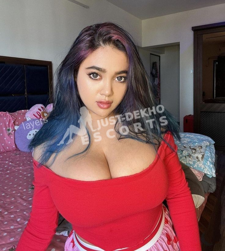 Warm greetings! I am Suhani, eagerly waiting to meet you in Vapi.