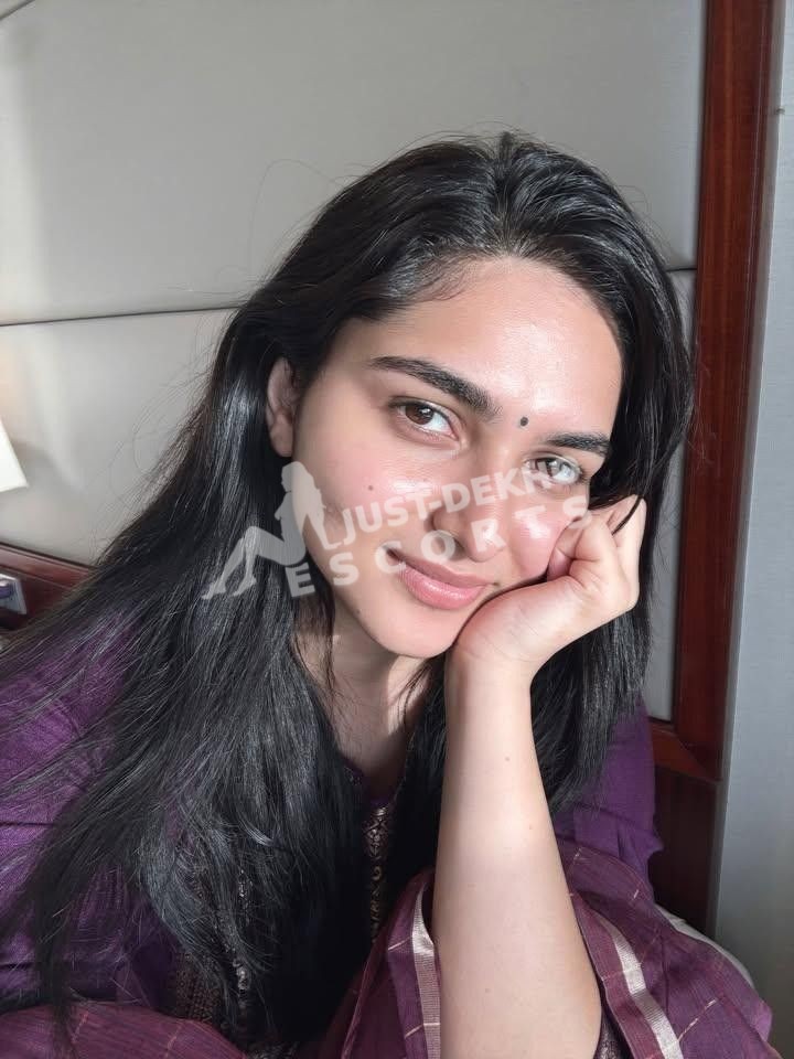 I'm jayshree I am on the lookout for daring men who yearn for an enthralling and unforgettable encounter.