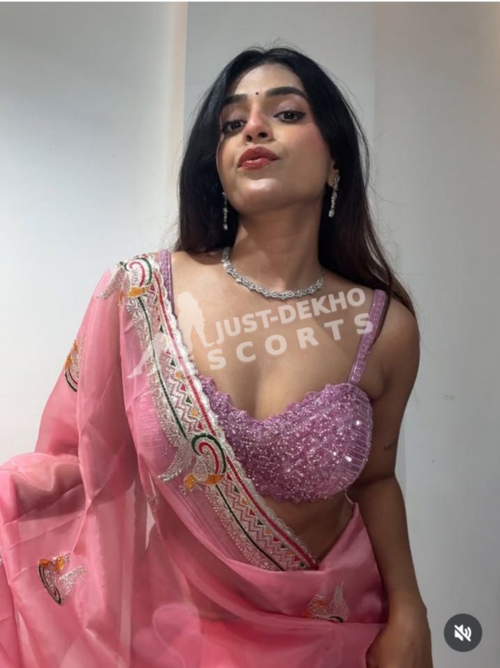 Aashvi as a native of this beautiful city