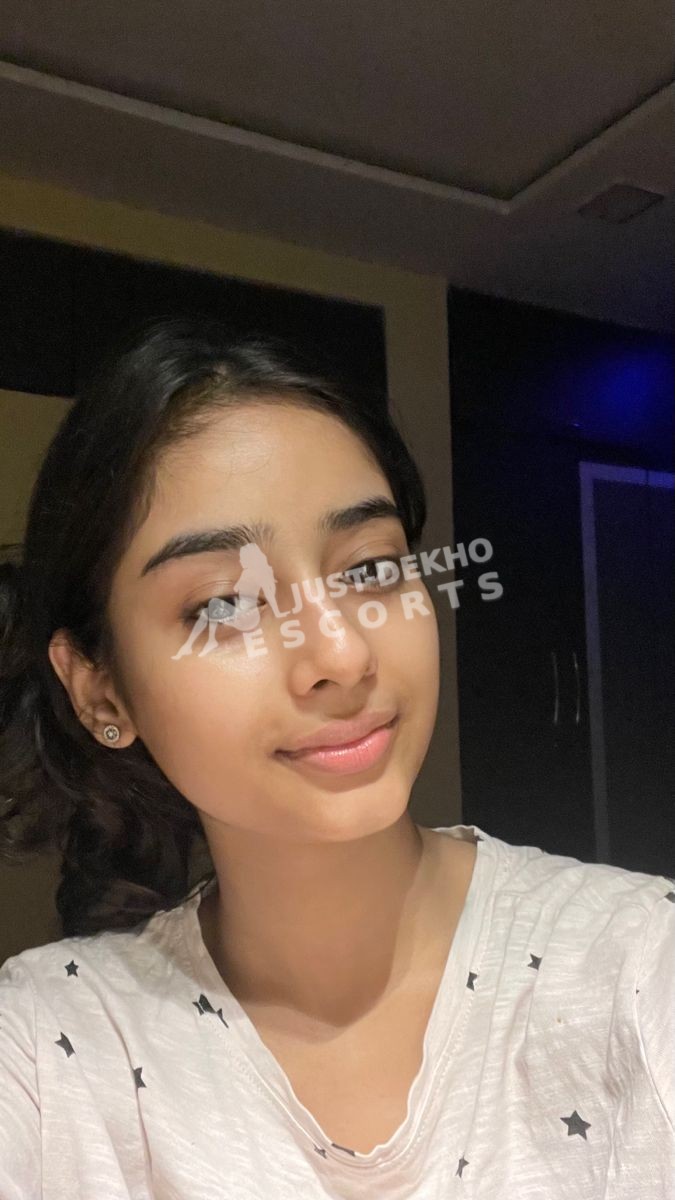 Very hot girl close by Hilton, New Thane VIP Prime.